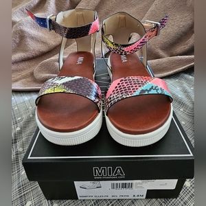 Fashion sandals 8